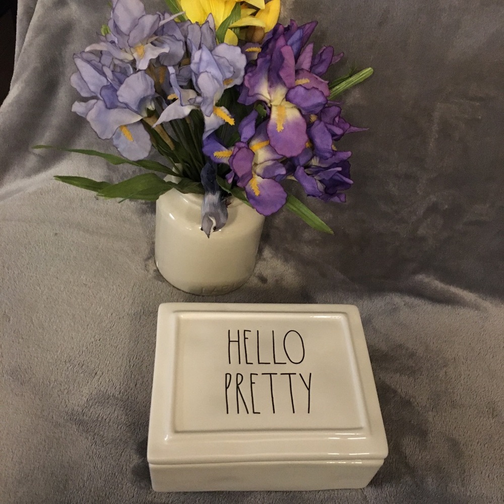 🌼Rae Dunn “Hello Pretty” Trinket Box🌼